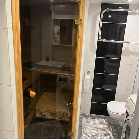 Saunaga Korter Kesklinnas! 아파트