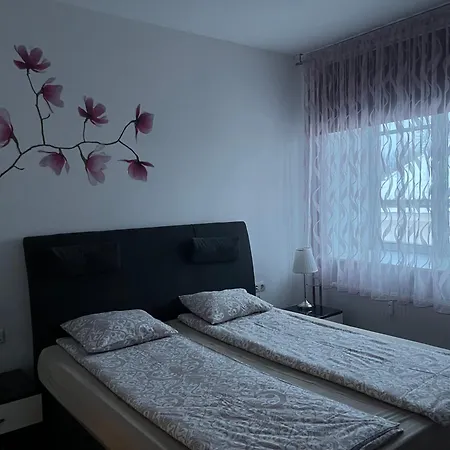 Saunaga Korter Kesklinnas! 아파트 Tapa